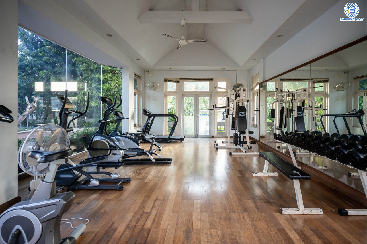 บ้านมือสองตกแต่งใหม่ โครงการ มัณฑนา วัชรพล-รามอินทรา2 หลังมุม เนื้อที่ 74.2 ตร.ว. ฟังก์ชัน 3 ห้องนอน 3 ห้องน้ำ จอดรถได้ 2 คัน พร้อม Living Room กว้างขวาง บนทำเลใจกลางเมือง! เชื่อมต่อทั้งถนนเกษตร-นวมินทร์, ลาดพร้าว, รัชโยธินฯ ใกล้ทางด่วน "รามอินทรา–อาจณรงค์" และรถไฟฟ้าสายสีน้ำตาล "สถานีโรงเรียนสตรีวิทยา2"...